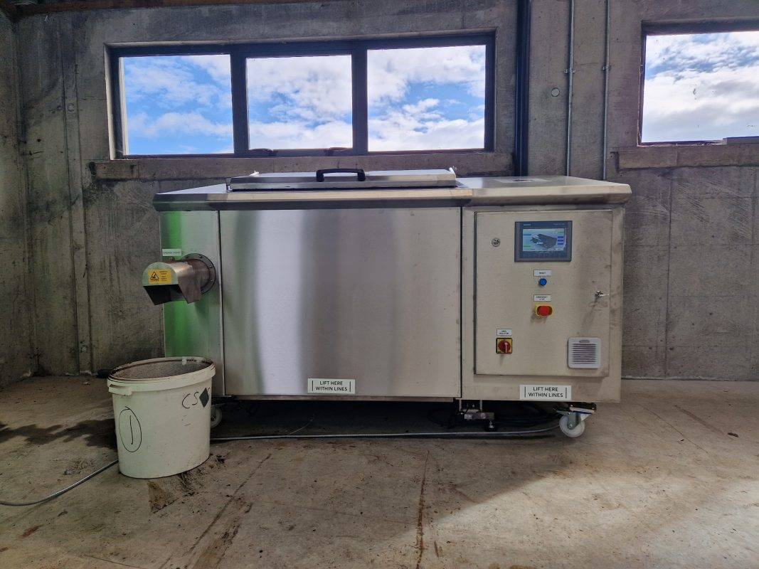 Komposter von Green Convert, für Biomüll, macht Kompost daraus.